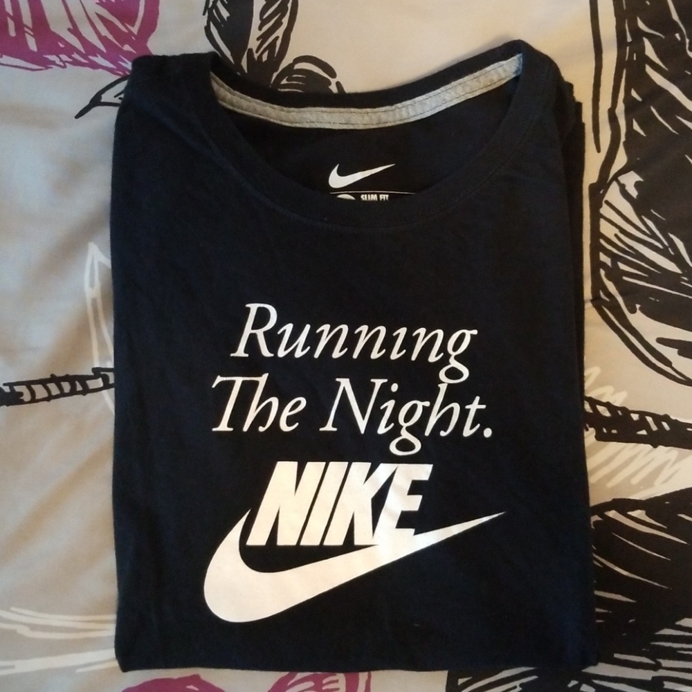 Black Nike womens t shirt